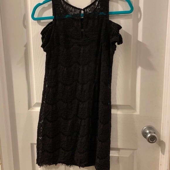 Bundle of two Monteau Dresses - Picture 5 of 6